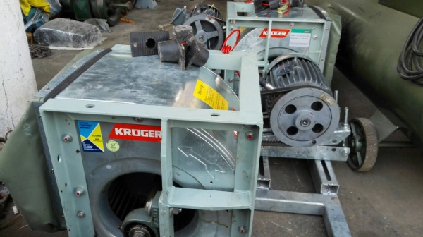 Sell>> โบวเวอร์ ดูดอากาศ KRUGER 5 HP. 380V. สภาพใหม่ 98\% มาคู่ 2 ตัว ทดลองสินค้าก่อนได้พร้อมใช้งาน.