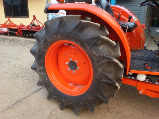 ปัญญาแทรคเตอร์..จัดมาให้ครับ ด่วน!!!คูโบต้า L4708 พร้อมใบมีดคานล่างFD185 สภาพสวย ยางใหม่4เส้น ทำงาน1,370ชม.