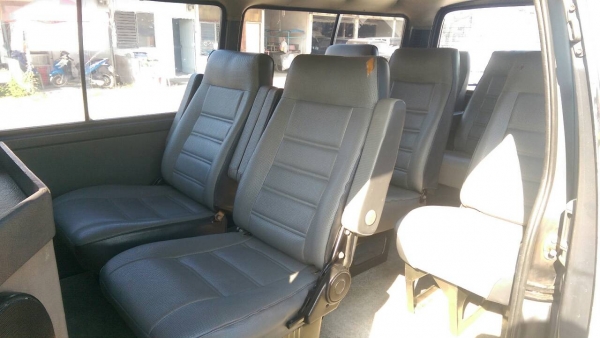 รถตู้โตโยต้า HIACE