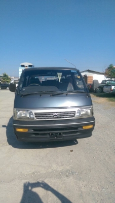 รถตู้โตโยต้า HIACE
