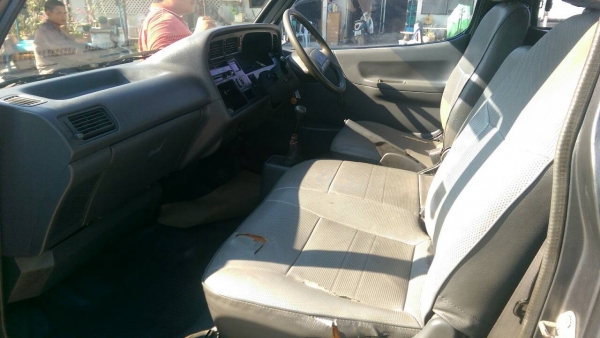 รถตู้โตโยต้า HIACE