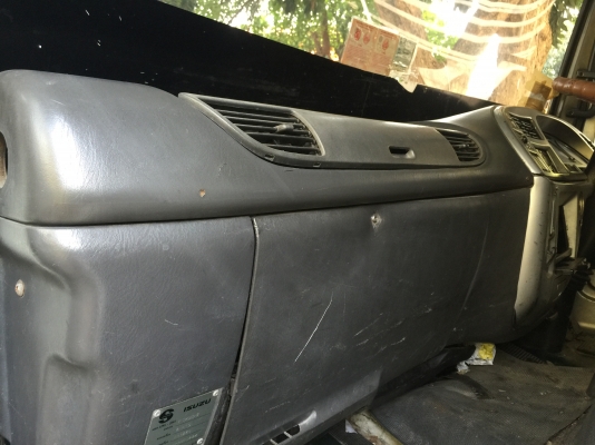 ขายรถ 6 ล้อ ตู้ 10บาน เครื่อง 200 แรง ยาว 7.20เมตร ราคา 695000 บาท