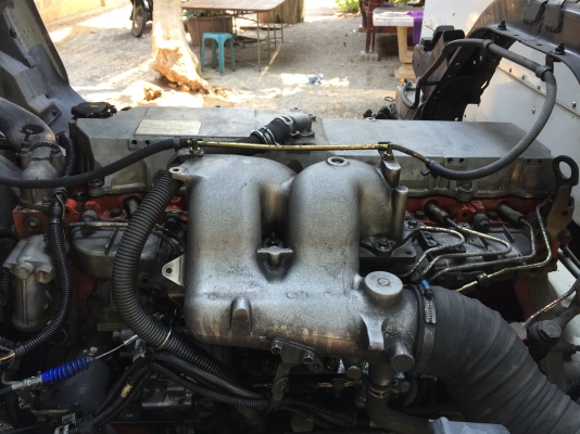 ขายรถ 6 ล้อ ตู้ 10บาน เครื่อง 200 แรง ยาว 7.20เมตร ราคา 695000 บาท