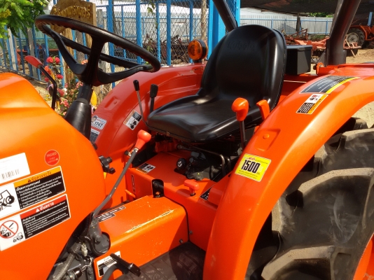 ปัญญาแทรคเตอร์..จัดมาให้ครับ ด่วน!!!คูโบต้า L3608 พร้อมใบมีดคานล่าง พร้อมผาน6 ตราช้าง22&times;6 ทำงาน966ชม.จัดส่ง อ.เก้าเลี้ยว จ.นครสวรรค์