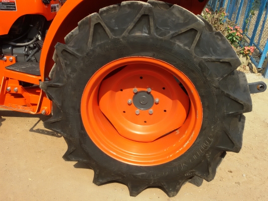 ปัญญาแทรคเตอร์..จัดมาให้ครับ ด่วน!!!คูโบต้า L3608 พร้อมใบมีดคานล่าง พร้อมผาน6 ตราช้าง22&times;6 ทำงาน966ชม.จัดส่ง อ.เก้าเลี้ยว จ.นครสวรรค์