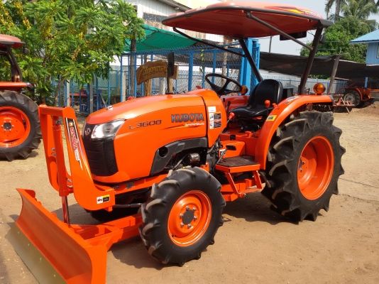 ปัญญาแทรคเตอร์..จัดมาให้ครับ ด่วน!!!คูโบต้า L3608 พร้อมใบมีดคานล่าง พร้อมผาน6 ตราช้าง22&times;6 ทำงาน966ชม.จัดส่ง อ.เก้าเลี้ยว จ.นครสวรรค์