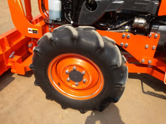 ปัญญาแทรคเตอร์..จัดมาให้ครับ ด่วน!!!คูโบต้า L3608 พร้อมใบมีดคานล่าง พร้อมผาน6 ตราช้าง22&times;6 ทำงาน966ชม.จัดส่ง อ.เก้าเลี้ยว จ.นครสวรรค์