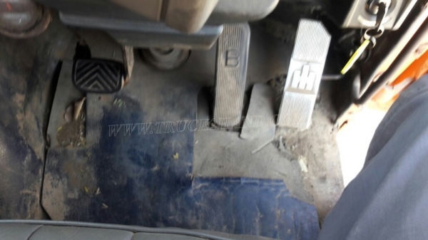 รถหัวลาก NISSAN DIESEL  ปีจดทะเบียน 2542  300 แรงม้า  เครื่อง 6SD1 เกียร์ฟูเลอร์