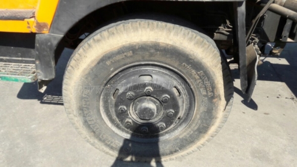 รถหัวลาก NISSAN DIESEL  ปีจดทะเบียน 2542  300 แรงม้า  เครื่อง 6SD1 เกียร์ฟูเลอร์