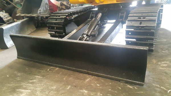 ขาย รถขุด KOBELCO รุ่น SK027 มือสองญี่ปุ่น แทรกเหล็ก สลักแน่น มีไลน์ใส่ หัวกระแทกได้ มือถือ /LINE ID : 0818753444