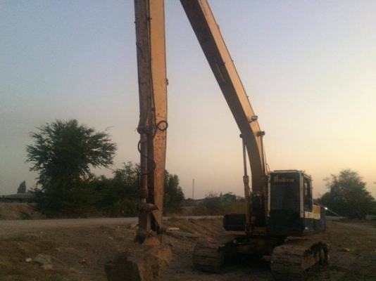 ขายKOMATSU PC200-3 ซีเลี่ยลสูง สภาพสวยพรัอมใช้งาน เครื่องดีช่วงล่างดี ใบเเทร็กยาว80 มีเเอร์เย็นพร้อมใช้งาน บูมยาว18เมตร ลูกลอลเลอร์ใหม่หมด มีรอยดามบ้างเผื่อความแข็งเเรง ราคาต่อรองคุยกันได้
