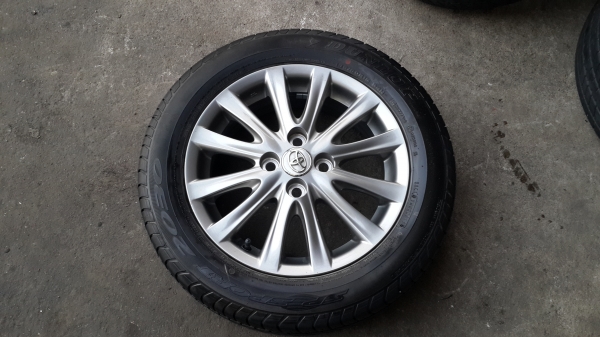 ล้อ Toyota 12 ก้านรมดำ ขอบ 15 พร้อมยาง สภาพสวยๆ ล้อ Toyota 12 ก้านรมดำ ขอบ 15 พร้อมยาง สภาพสวยๆ