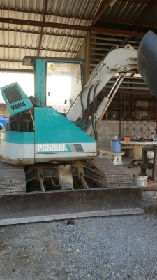 ขายด่วน รถตักดิน PC 50 uu-1เก่านอก 6เดือน ขายด่วน รถตักดิน PC 50 uu-1เก่านอก 6เดือน