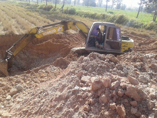 ขายรถขุดโกเบลโก sk120-3 มาร์คทรี ไฟฟ้าตัด เครื่องดี ปั๊มผ่าใหม่ ช่วงล่างดี สภาพพร้อมทำงาน เอวดี