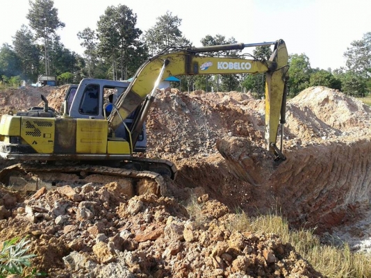 ขายรถขุดโกเบลโก sk120-3 มาร์คทรี ไฟฟ้าตัด เครื่องดี ปั๊มผ่าใหม่ ช่วงล่างดี สภาพพร้อมทำงาน เอวดี