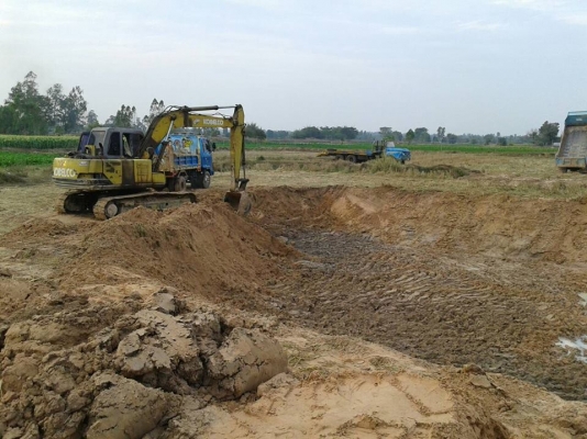 ขายรถขุดโกเบลโก sk120-3 มาร์คทรี ไฟฟ้าตัด เครื่องดี ปั๊มผ่าใหม่ ช่วงล่างดี สภาพพร้อมทำงาน เอวดี