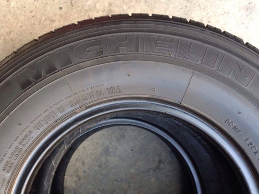 ยาง MICHELIN XCD 205 R 14 ปี 14 2 เส้น(คู่ที่ 2) 2500 สภาพสวยๆดอกยางนิ่มๆไม่บวมเอาไปวิ่งกันยาวๆราคาเบาๆค่ะ