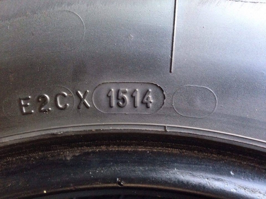 ยาง MICHELIN XCD 205 R 14 ปี 14 2 เส้น(คู่ที่ 3) 2500 สภาพสวยๆดอกยางนิ่มๆไม่บวมเอาไปวิ่งกันยาวๆราคาเบาๆค่ะ