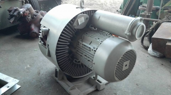 ** SOLD ** Ring Blower ดูด-เป่าอากาศ SIEMENS GERMANY 10 HP. 380V. ของใหม่ 100\% ไม่เคยโดนไฟ แกะออกจากลัง มาเทสก่อนได้!!