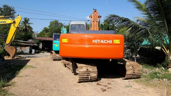 ขออนุญาติขาย HITACHI-1 สายไฟฟ้าครบราคา 1500000สนใจติดต่อ  ช่างดำ  0853224877-0988930465