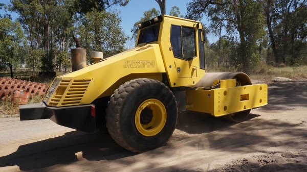 รถบดสั่นสะเทือน25ตันBOMAG BW225-3D
