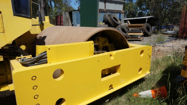 รถบดสั่นสะเทือน25ตันBOMAG BW225-3D