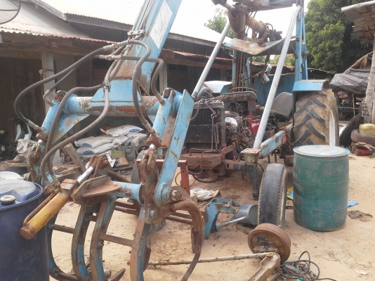 ขาย รถไถพร้อมคีบถูกๆเอาไปทำต่อเอง