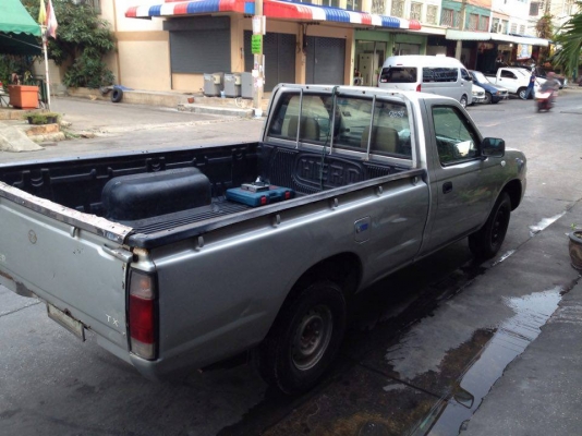 ขายนิสสันฟรอนเทีย ปี 06 เครื่อง yd25 turbo เสริมแหนบบรรทุก แอร์เย็นมาก เพลงเพราะ จัดไฟแนนซ์เต็มพิกัต