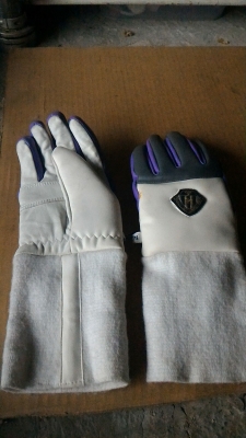 (แบบที่สาม) แว่นตาสปอตจากญี่ปุ่น SWANS กอบสีขาวเนื้อเลนส์สีแดงกรองแสง สวยใส่เล่นขี่มอเตอร์ไซคหรือเล่นกีฬา.ให้พร้อมถุงมือตามภาพ