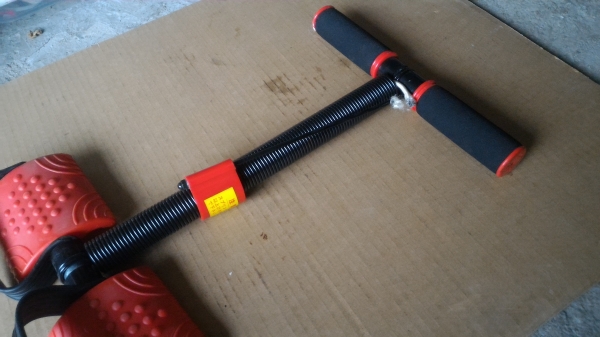 ชุดสปริงดึงเพื่อต้านทานการออกกำลังกาย ให้ร่างกายแข็งแรง ใช้เท้าเหยียบแล้วใช้มือดึง