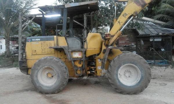 รถตักล้อยาง WA100-3...ของKomatsu รถงานอยู่ สภาพดี ยางก็ดี