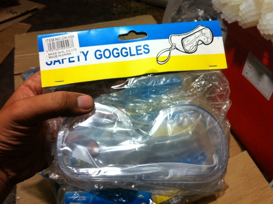 ขายแว่นกันสะเก็ด ขายแว่นกันสะเก็ด