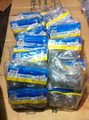 ขายแว่นกันสะเก็ด