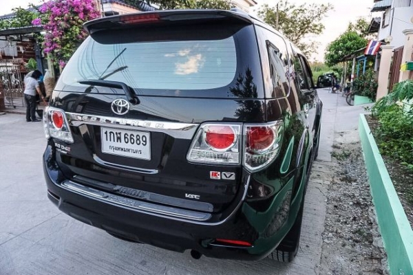 2013 TOYOTA FORTUNER 3.0V AT 2WD Navi สภาพน้องๆป้ายแดงไม่เคยชนรับประกัน เกียร์ออโต้ดีเซล ราคาถูก 2013 TOYOTA FORTUNER 3.0V AT 2WD Navi สภาพน้องๆป้ายแดงไม่เคยชนรับประกัน เกียร์ออโต้ดีเซล ราคาถูก