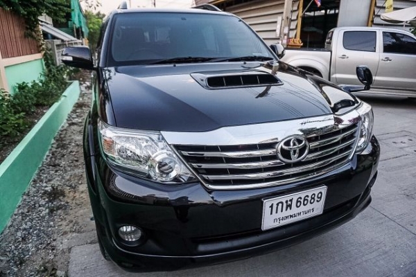 2013 TOYOTA FORTUNER 3.0V AT 2WD Navi สภาพน้องๆป้ายแดงไม่เคยชนรับประกัน เกียร์ออโต้ดีเซล ราคาถูก 2013 TOYOTA FORTUNER 3.0V AT 2WD Navi สภาพน้องๆป้ายแดงไม่เคยชนรับประกัน เกียร์ออโต้ดีเซล ราคาถูก