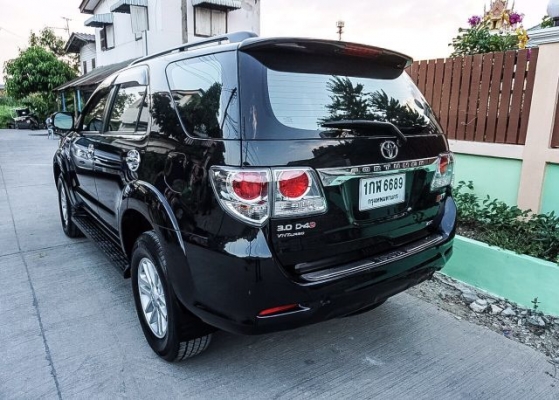 2013 TOYOTA FORTUNER 3.0V AT 2WD Navi สภาพน้องๆป้ายแดงไม่เคยชนรับประกัน เกียร์ออโต้ดีเซล ราคาถูก 2013 TOYOTA FORTUNER 3.0V AT 2WD Navi สภาพน้องๆป้ายแดงไม่เคยชนรับประกัน เกียร์ออโต้ดีเซล ราคาถูก