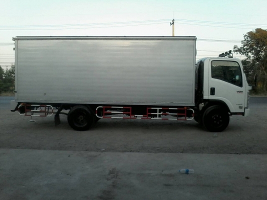 ขายISUZU NQR175หน้าตึกยูโร3จดปี56ไมล์น้อยตู้แห้งยาว5.50เมตร