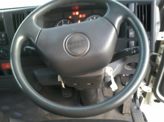 ขายISUZU NQR175หน้าตึกยูโร3จดปี56ไมล์น้อยตู้แห้งยาว5.50เมตร