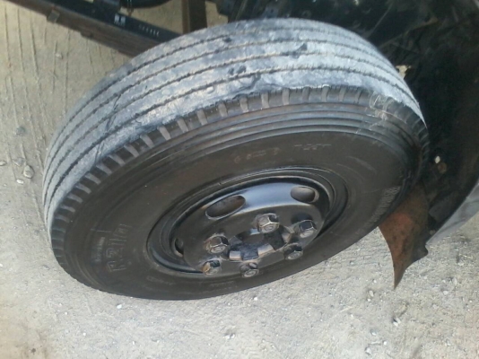 ขายISUZU NQR175หน้าตึกยูโร3จดปี56ไมล์น้อยตู้แห้งยาว5.50เมตร