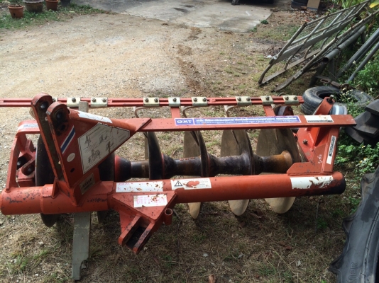 ขาย Kubota4508DI อุปกรณ์3ชิ้น ผาน6CMTและดันหน้าพร้อมโรตารี่1.8ทะเบียนพร้อมโอน  ราคา310000