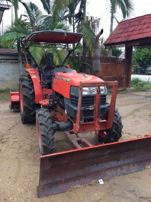 ขาย Kubota4508DI อุปกรณ์3ชิ้น ผาน6CMTและดันหน้าพร้อมโรตารี่1.8ทะเบียนพร้อมโอน  ราคา310000