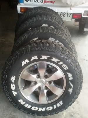 ขายยางมัท245/75ขอบ16พร้อมล้อแม็กวีโก้ขอบ16ทั้งชุด4วงน็อตล้อพร้อม24ตัว5900บาทมารับของเองคิด5000บาท