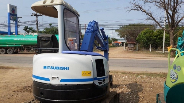 รถขุดมือสองญี่ปุ่น MITSUBISHI MM30SR-3 ราคาต่อรองได้ รถขุดมือสองญี่ปุ่น MITSUBISHI MM30SR-3 ราคาต่อรองได้