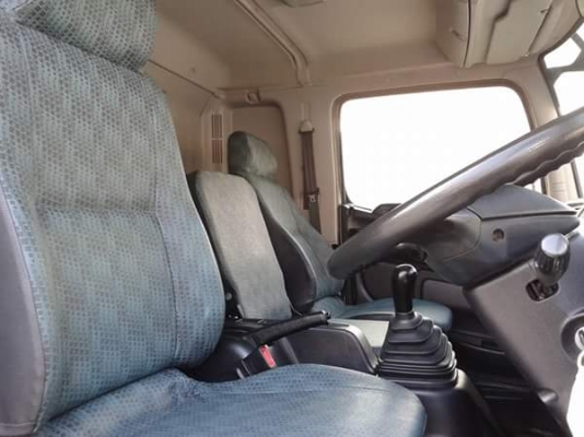 ขาย HINO FG ซีรี๋ส์ 500 ปี 2554  ตู้แห้ง 10 บาน 212 แรงม้าเทอร์โบ ยาว 7.30 ม.ยางเต็มทุกเส้น สภาพตู้เหมือนใหม่ ภายในสวยๆ พร้อมใช้ ราคา 1,380,000 บาท สนใจสอบถามเพิ่มเติมได้ที่ 081-4825911 คุณพิมพ์ใจ 085-0097969 คุณรุ่ง