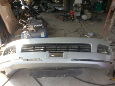 กันชนหน้า รถตู้ โตโยต้า คอมมิวเตอร์ มือสอง ราคา 2,000 ขายด่วน