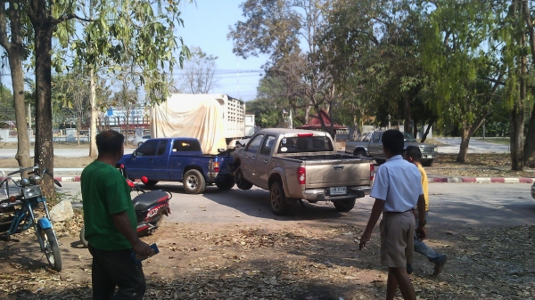 ขายครับซากพร้อมทะเบียนChevrolet ปี48 สภาพตามรูป ขายครับซากพร้อมทะเบียนChevrolet ปี48 สภาพตามรูป