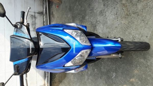 คลิกน้ำเงินดำ