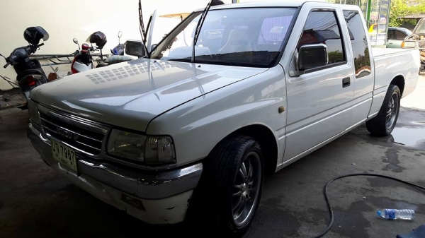 ขาย อีซูซุ มังกรแค็บหน้ายัอย สวยๆ เครื่องดีขับดีแอร์เย็นปี 1996 ขาย 129,000 สนใจโทร 0805669540