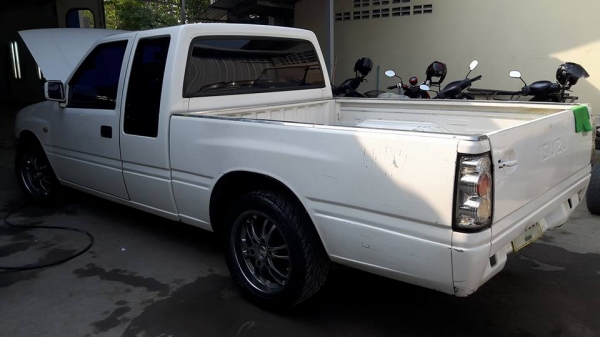 ขาย อีซูซุ มังกรแค็บหน้ายัอย สวยๆ เครื่องดีขับดีแอร์เย็นปี 1996 ขาย 129,000 สนใจโทร 0805669540