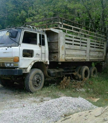 สิบล้อ ฮีโน่ KT725 EM100-220 ดั้มสามมิต 2เพาใหญ่ สภาพดีพร้อมใช้ เล่ม ทะเบียนพร้อมโอน